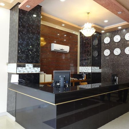 Hotel Sky Towers Karachi Exterior photo